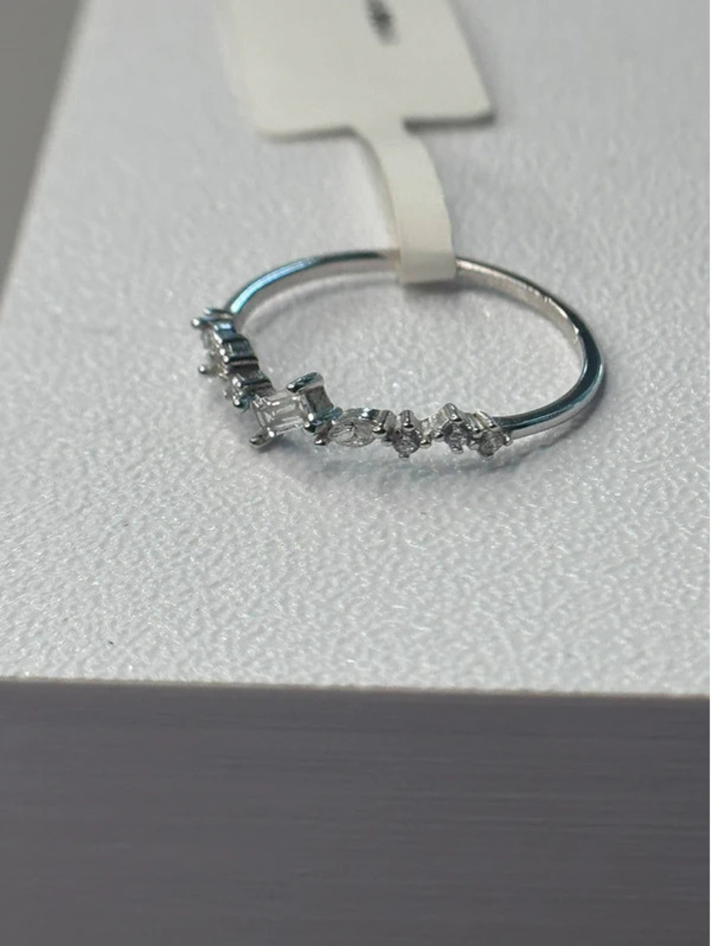 Cute dainty ring, size 8